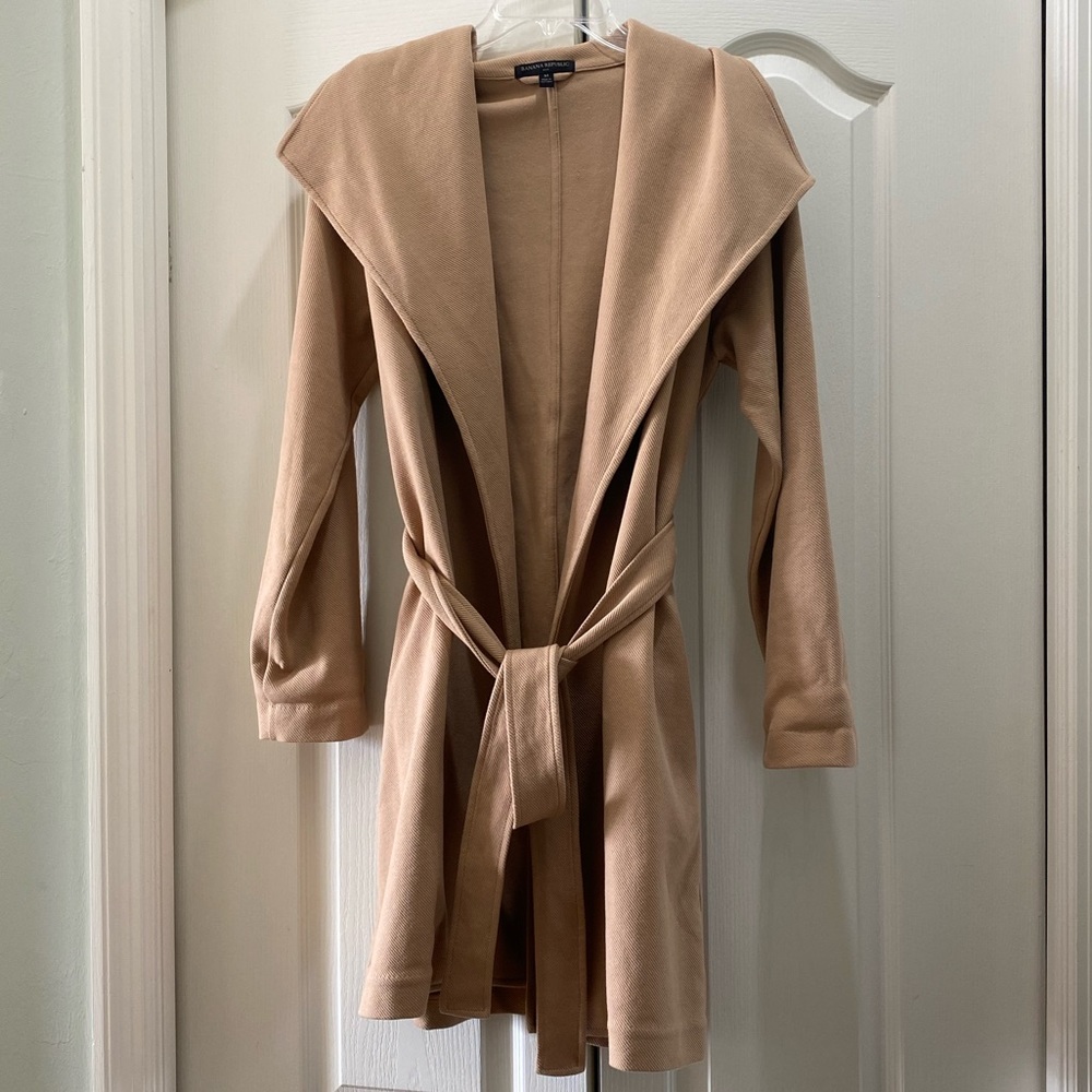 Banana Republic Camel Tie- Waist Coat Size M